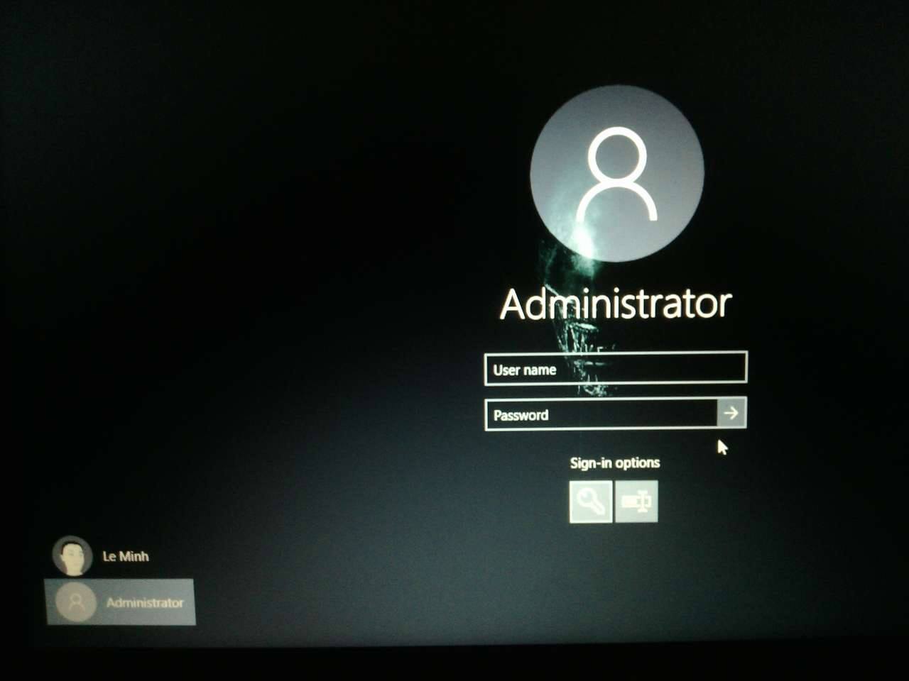strange administrator account appear every times i reset or turn on my laptop 03e492e6-cb72-4b53-a5d3-ad5e1cc29a91?upload=true.jpg
