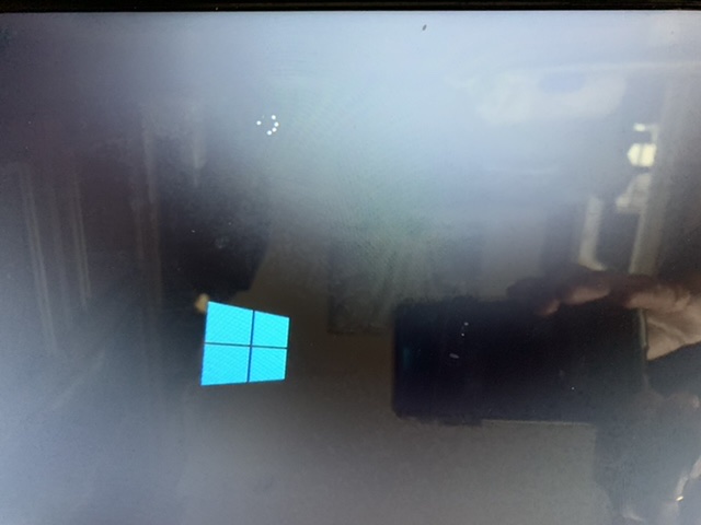 Windows 10 Boots to yellowish screen and gets stuck 051000b4-3015-4cae-9c11-35ae5830084c?upload=true.jpg