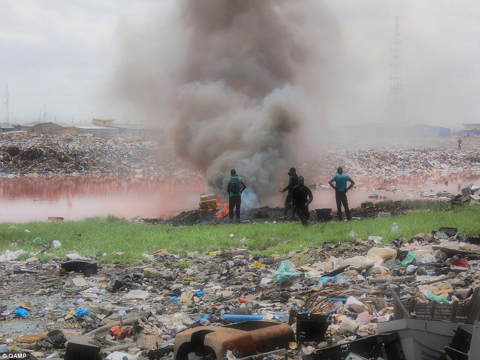 Computer goes off and on 0578-3049457-Polluted_Millions_of_tonnes_of_the_world_s_e_waste_ends_up_in_Af-a-43_1429747413588.jpg