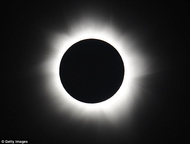Remove Wall Earth Moon ISS Solar System 05DC-2966822-Total_eclipse_The_solar_eclipse_on_March_20_will_see_up_to_84_pe-m-28_1424787507974.jpg