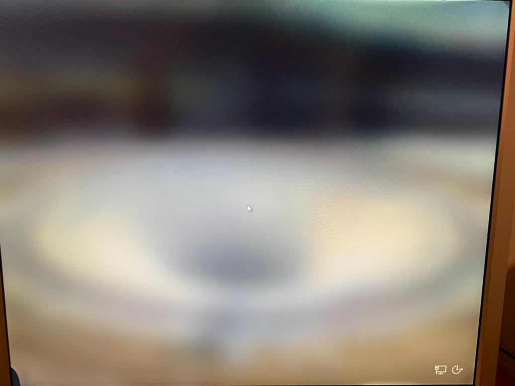 windows 10 Blurred and stuck on the login screen fuzzy blurry   ----- please help !!!!!  -- 08dfeb59-a2b9-42e7-a8cf-0b7641480bac?upload=true.jpg