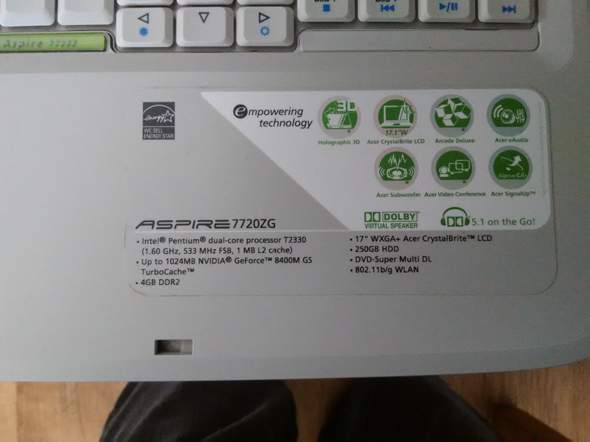 Is it possible to update this laptop to Windows 10 because it is very slow? 0_big.jpg