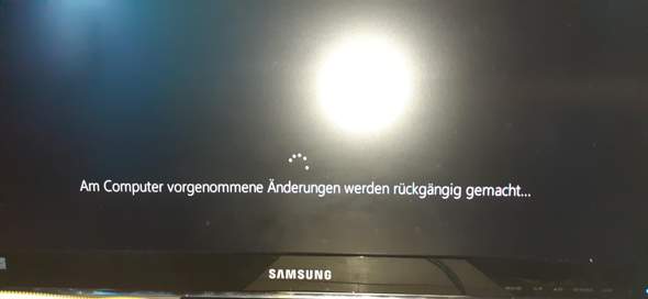I installed windows 10 yesterday. What the hell is this? 0_big.jpg