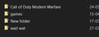 What is this blue arrow and how to remove it, please help. 0vcLJ7iBa_FW_QqQMeYEMVHBF0wLZUJy7KFlP9fBFvA.jpg