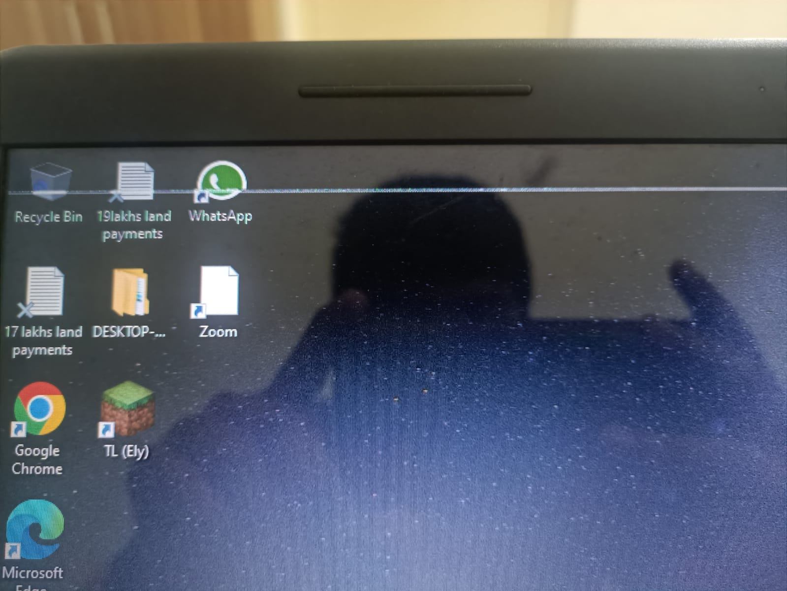 White lines appearing all over the screen Help. 107bcee6-c65f-4227-bfbd-1720dc815840?upload=true.jpg