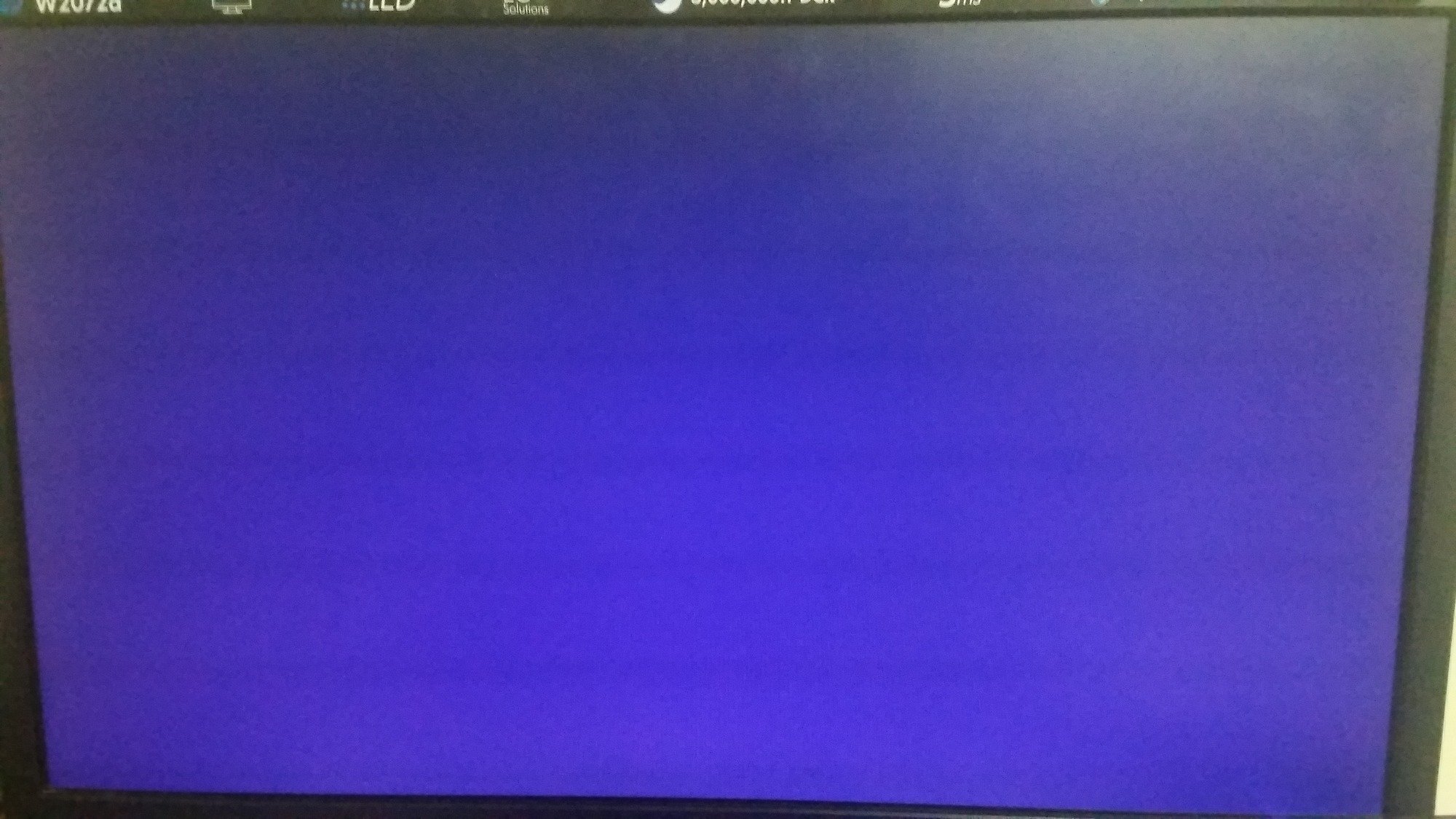 A blank blue screen occurs while installing Windows 8/10 147b3980-5990-41a2-8a3e-b8733d0a3549?upload=true.jpg