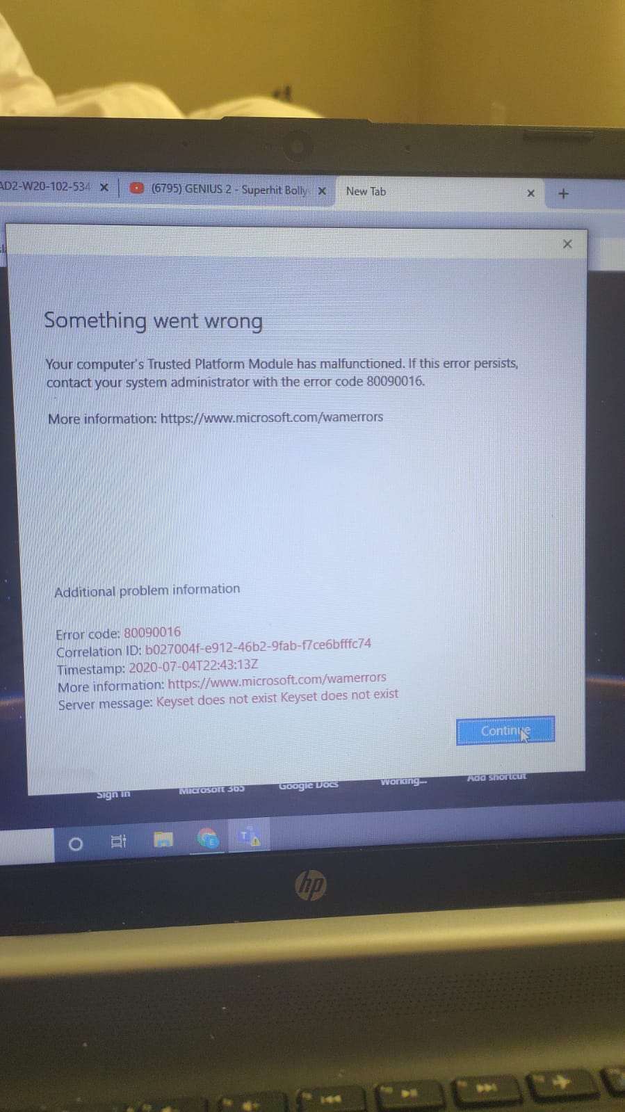 Showing this when i login to office apps help me asap 16c2ebc6-6343-4dfd-836e-e052020d57cb?upload=true.jpg