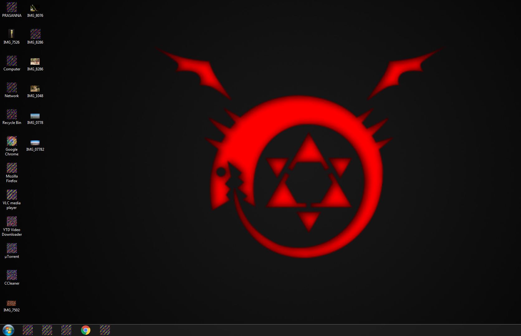 I have a square pixelated box appearing over my mouse icon - only happens on second monitor 1de87116-6a8d-4cdd-8901-c4a07ed99a7a?upload=true.jpg