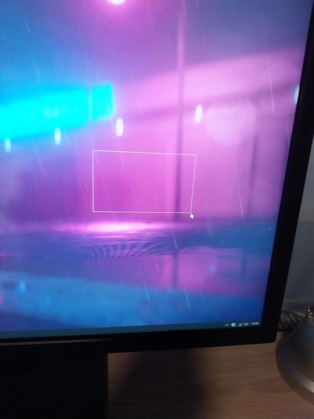 Why this square on the desktop that you can draw is not blue for me? 1iocyjcokykc1.jpg