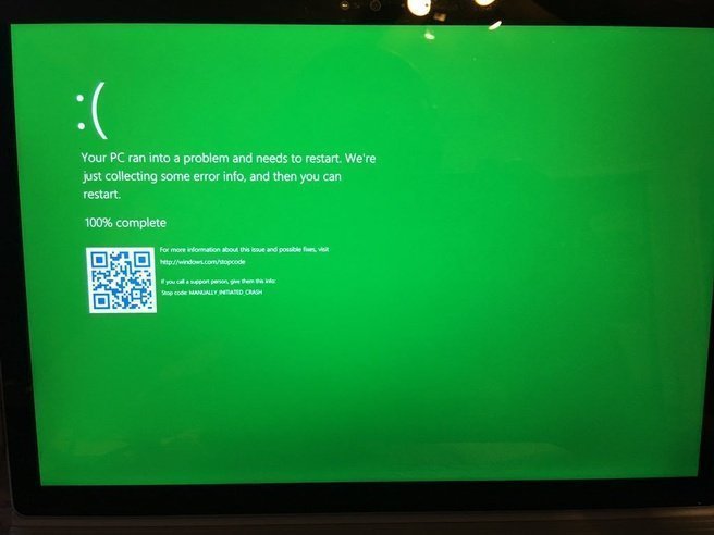 GSOD - Green Screen of Death with Windows 10 Insider Preview Version 1803 Build 17962.1004... 2001352211.jpg