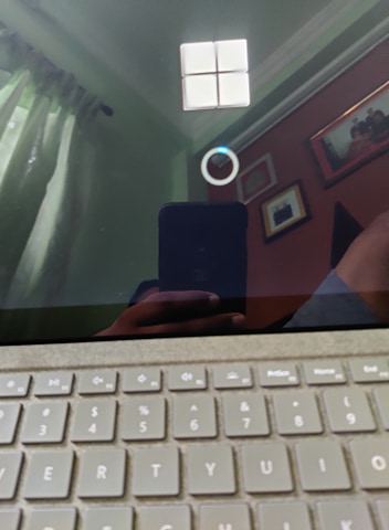Surface Gen 1 shows Windows logo and restarts again and again 238a243e-cb3b-45ce-b1ad-09e17f37b58d?upload=true.jpg