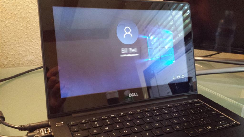 Windows 10 - Username field and Password field not showing up when attempting to login to... 23be85b0-27d2-4a7c-b25d-78563a707e9e.jpg