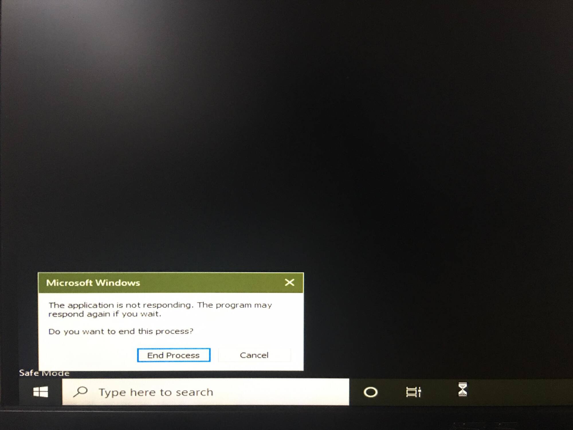 I can't do anything on my computer because my taskbar and file explorer are unresponsive.... 26d655b3-e463-47e1-9a49-84c6b821088f?upload=true.jpg
