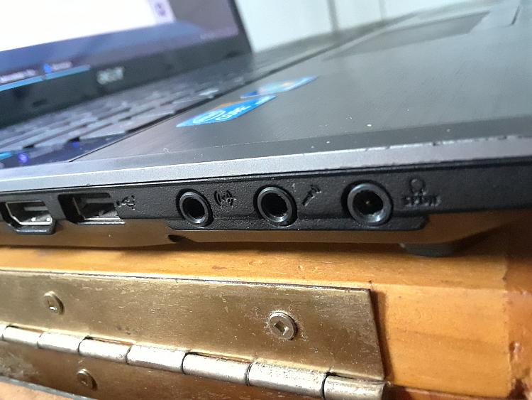 Headphones w/ mic not working with Windows 10 following reinstall of OS. 276390d1587918288t-mic-headphone-ports-not-working-correctly-acer-aspire-7745-a-20200426_132342.jpg