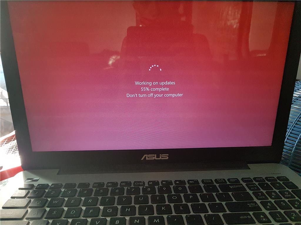 Windows 10 update stuck at zero percent. Tried every mainstream solution. 286135e8-4b09-47cb-b949-05be7e2cb4a0.jpg