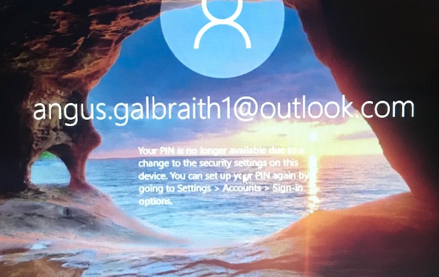 Log in on new Laptop - PIN is no longer available.... 2df65a57-c85a-416e-8f3a-7677c3864957?upload=true.jpg