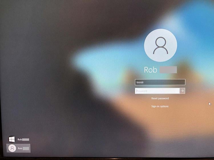 in my win 10 pro version 22h2  family account option is disabled how can enable it 361710d1646840889t-disabling-lock-screen-sign-win-10-pro-ss2.jpg