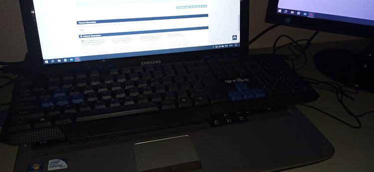 Black screen and keyboard off when connecting to an external screen and an external keyboard 398137d1695753354t-external-keyboard-weirdness-good.jpg