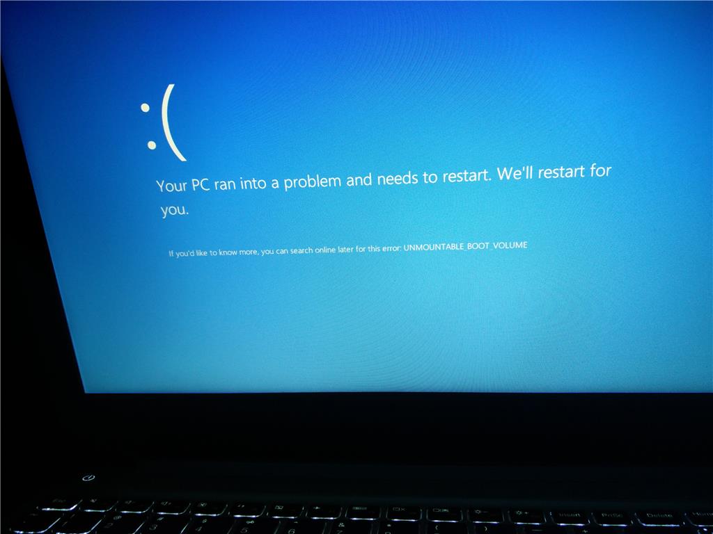 UNMOUNTABLE_BOOT_VOLUME BSOD 427c7b41-cde7-4d32-9833-85c1b96d306c.jpg