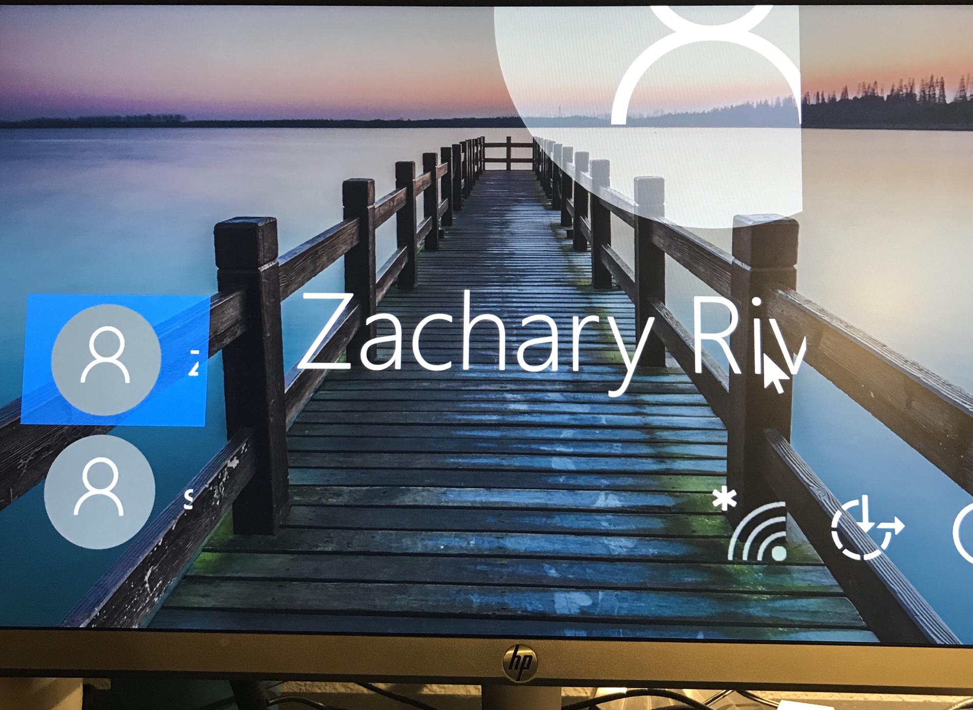 Why is my login screen enlarged? I Can’t log in