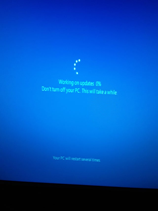 help im trying to upgrade to windows 10 20h2 from 1909 and at working on updates its stuck... 4is0fkdynys61.jpg