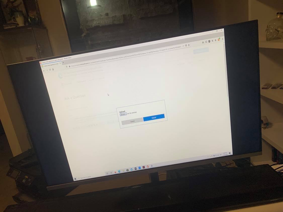 Display suddenly wont fit screen 502a6c83-c397-4997-ab20-0d5b637fa1e5?upload=true.jpg