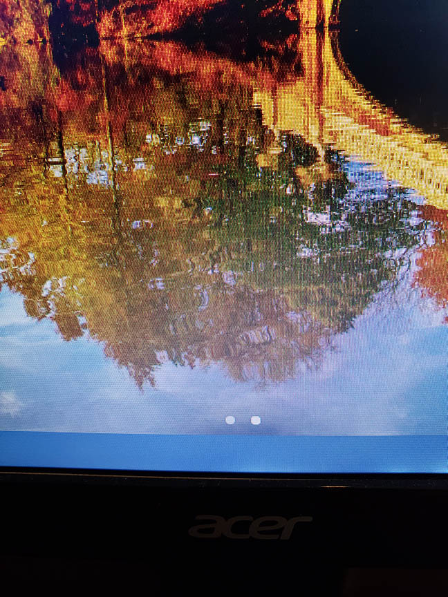 My icons moved off screen and I can't bring them back to my main screen 52864543-3d5c-4780-934c-f879c09d551d?upload=true.jpg