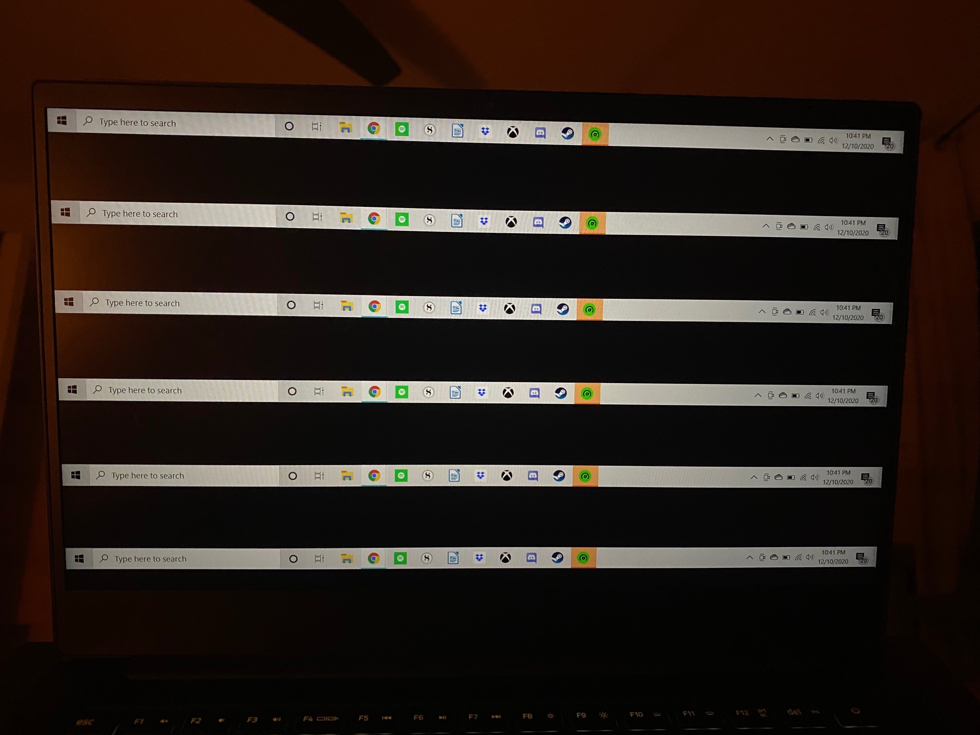 Windows taskbar repeating 52f08acc-6d15-40b6-afa5-44a3cfe0d2e7?upload=true.jpg