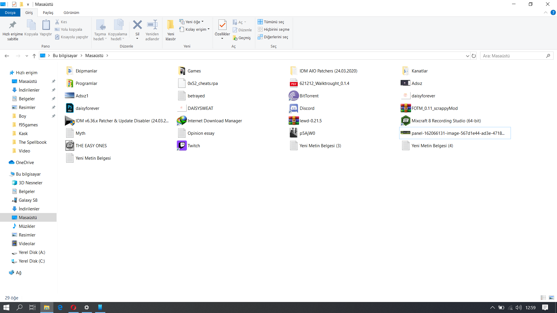 My desktop becomes ghost! I can't click and see anything please help me 59c9c4ee-b31d-4504-86be-7cfbde8994d6?upload=true.png