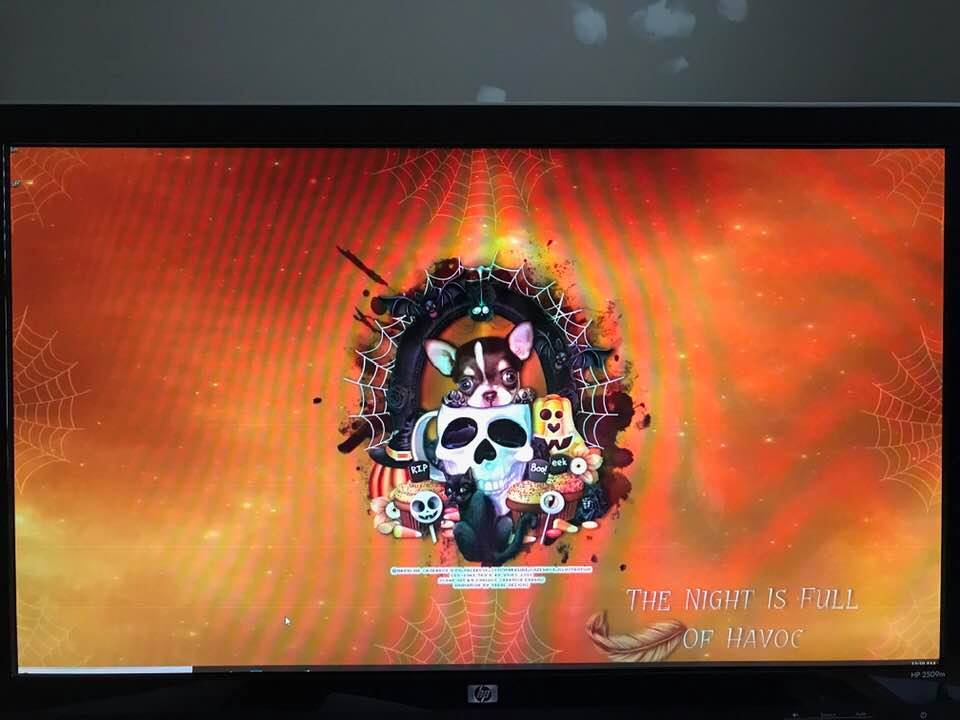 Desktop Icons & Taskbar out of view 5f98eb0f-b017-430d-9e43-3990a42daac5?upload=true.jpg