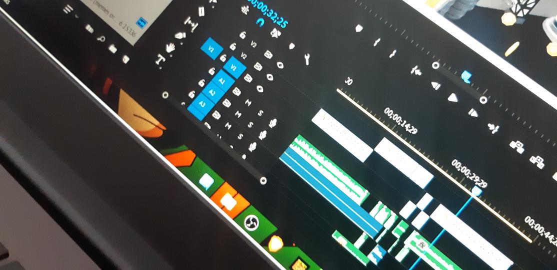 Windows Screen Shows White Bar on Taskbar  Its a translucent TB 6274e58e-f7aa-4653-a525-ec8d48c6f0ca?upload=true.jpg