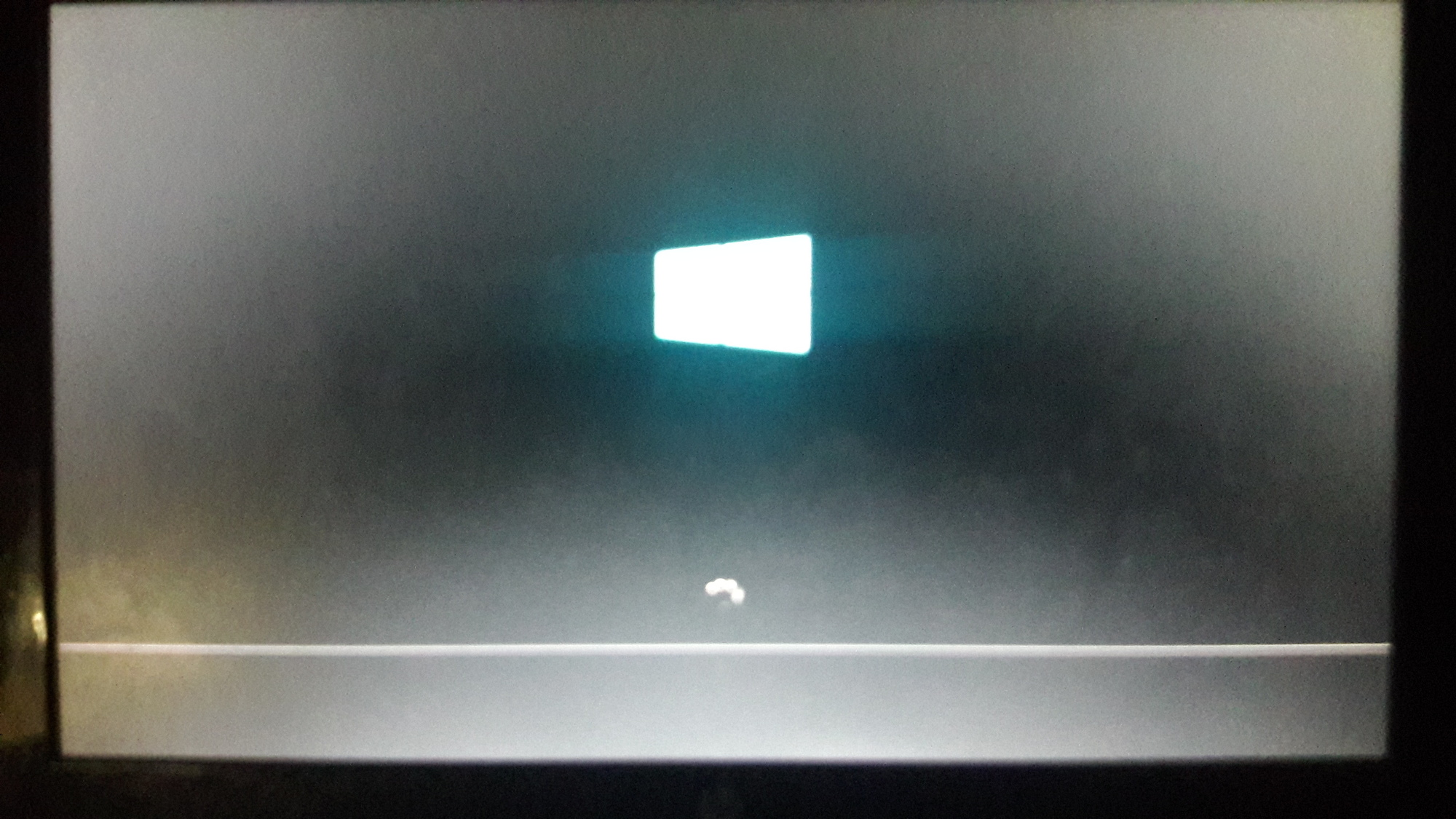 Windows 10 Bootsplash stretched 635c973c-f4ae-403a-b44e-e83e6d3364a0?upload=true.jpg