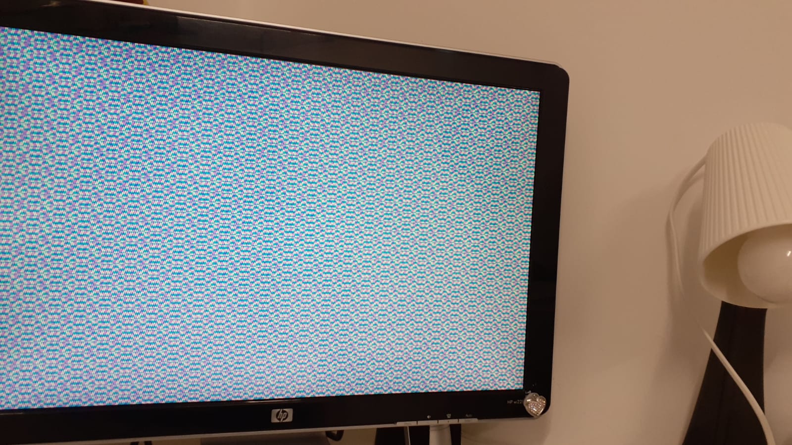 Monitor glitch 66d3c7fa-7315-4a9d-9b9f-0ccd986724ac?upload=true.jpg