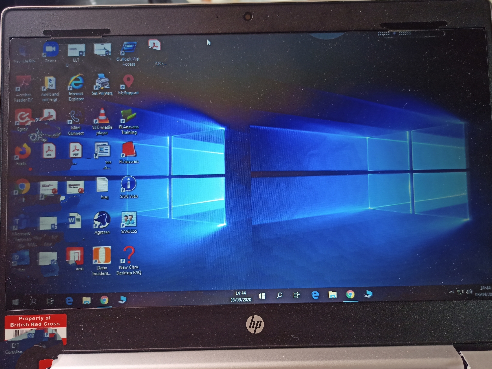 Undo split screen in Windows - nothing is working! 750bd0f2-29c8-4f02-a30c-63da8012df8b?upload=true.jpg