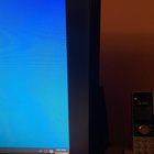 Is there anyway to fix this? I tried adjusting the resolution and uninstalling the driver... 7AsUCLpVwtf5_xrqNOOOGPsUlrsEfJnRerVwzthIQ70.jpg