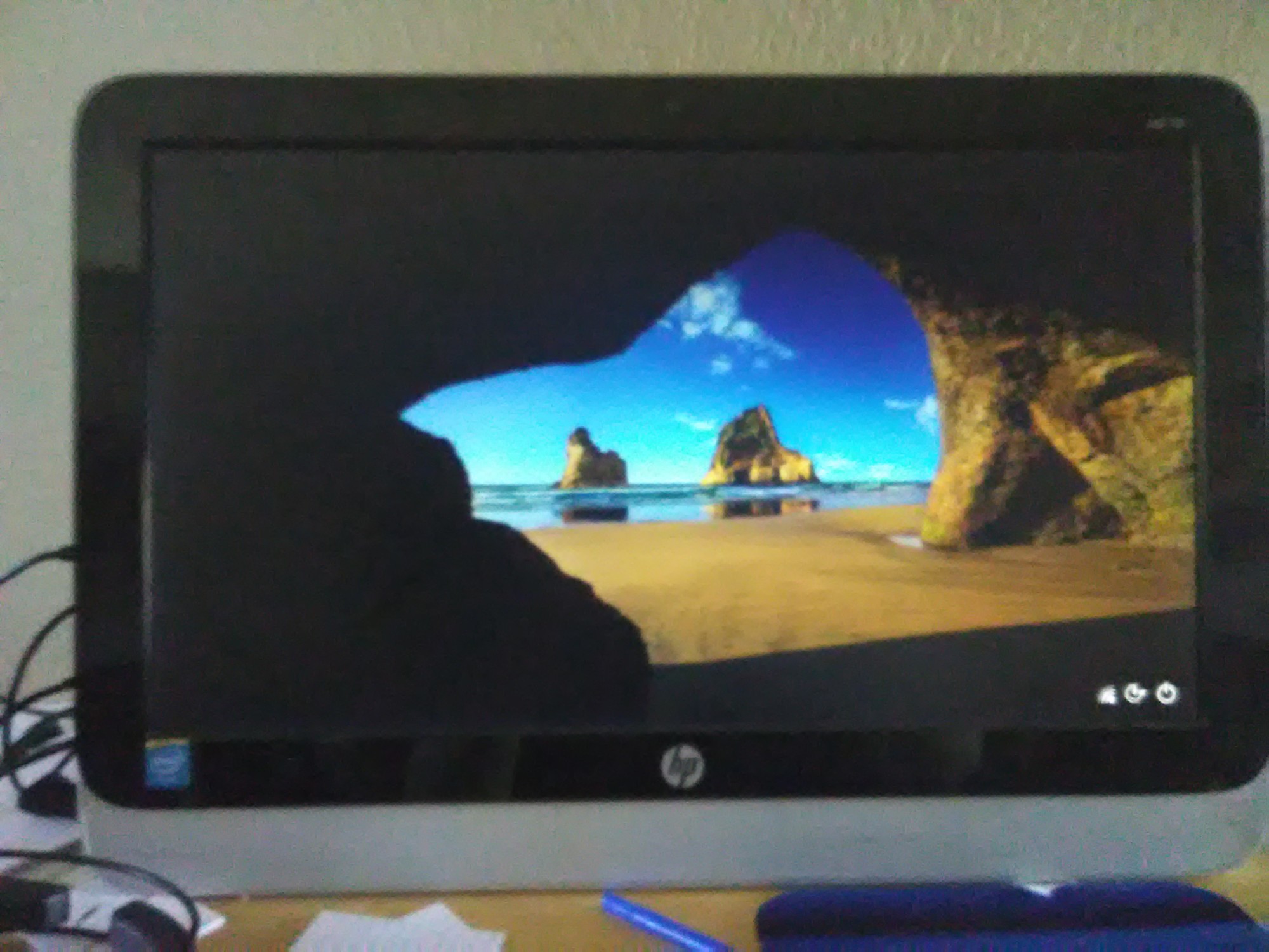 Mg computer screen is stuck 7d84510f-84e1-4889-b2e1-7baa2fa8dc87?upload=true.jpg