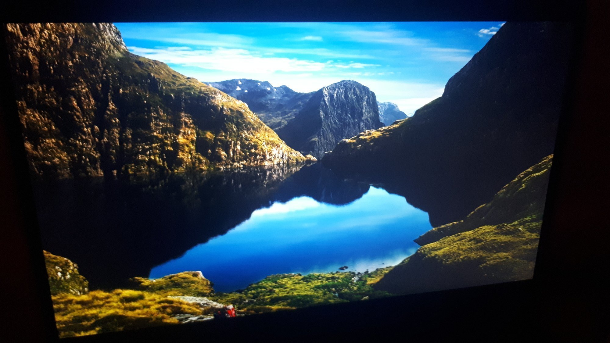 Window 10, not showing login user and power button 7f3aa2c7-fa83-4218-aea7-f85195770b1e?upload=true.jpg