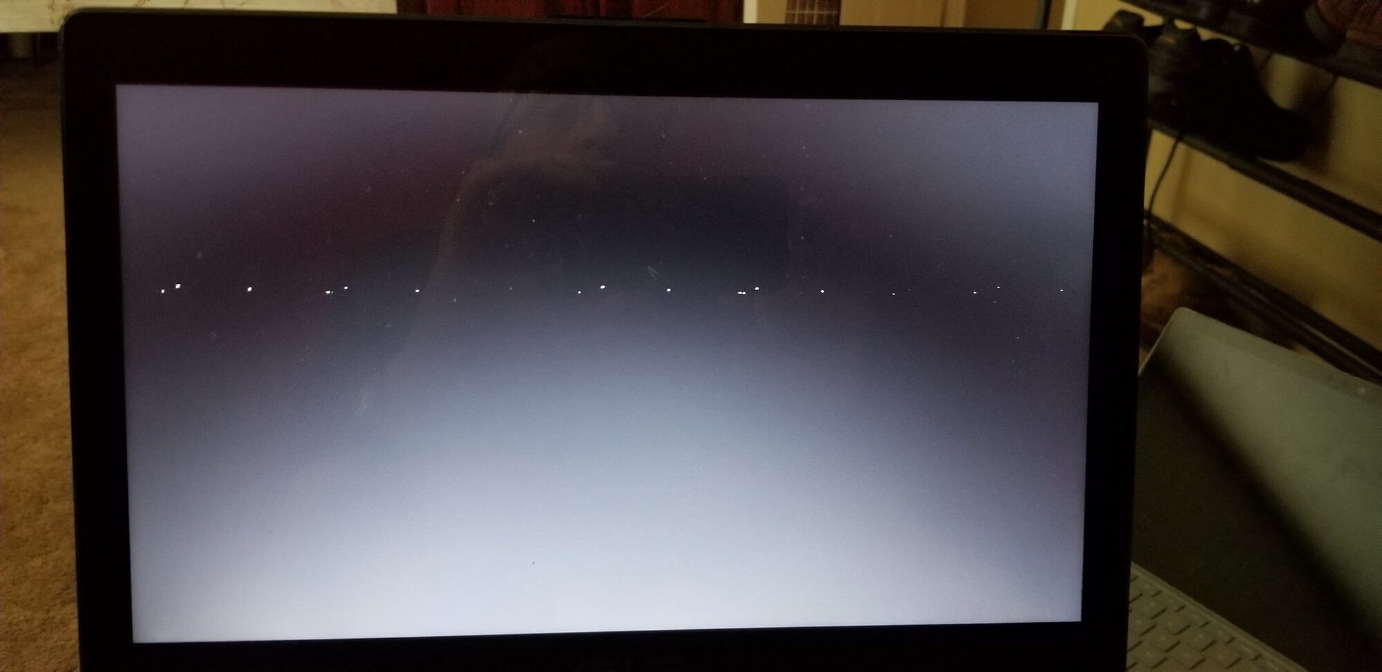Trying to recover Windows from USB, flashing dots across middle of screen 8842f51b-b542-4fca-82d4-e2b3b219ec20?upload=true.jpg