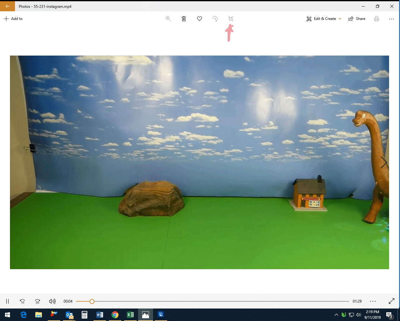 Cropping in Microsoft 10 Photos video editor 9a50973c-daef-469d-984b-98da5aea0c8f?upload=true.gif