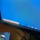 The taskbar background disappeared. This looks kind of cool but goes back to normal after a... _2ugLtDCmDMqPRnFQiim1myxPL5zfXZGPVC2WNYxZ44.jpg