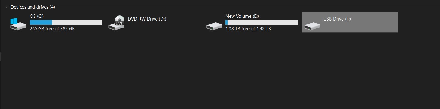 usb flash drive a200dd63-4a76-4478-ab6d-e22a71171117?upload=true.jpg