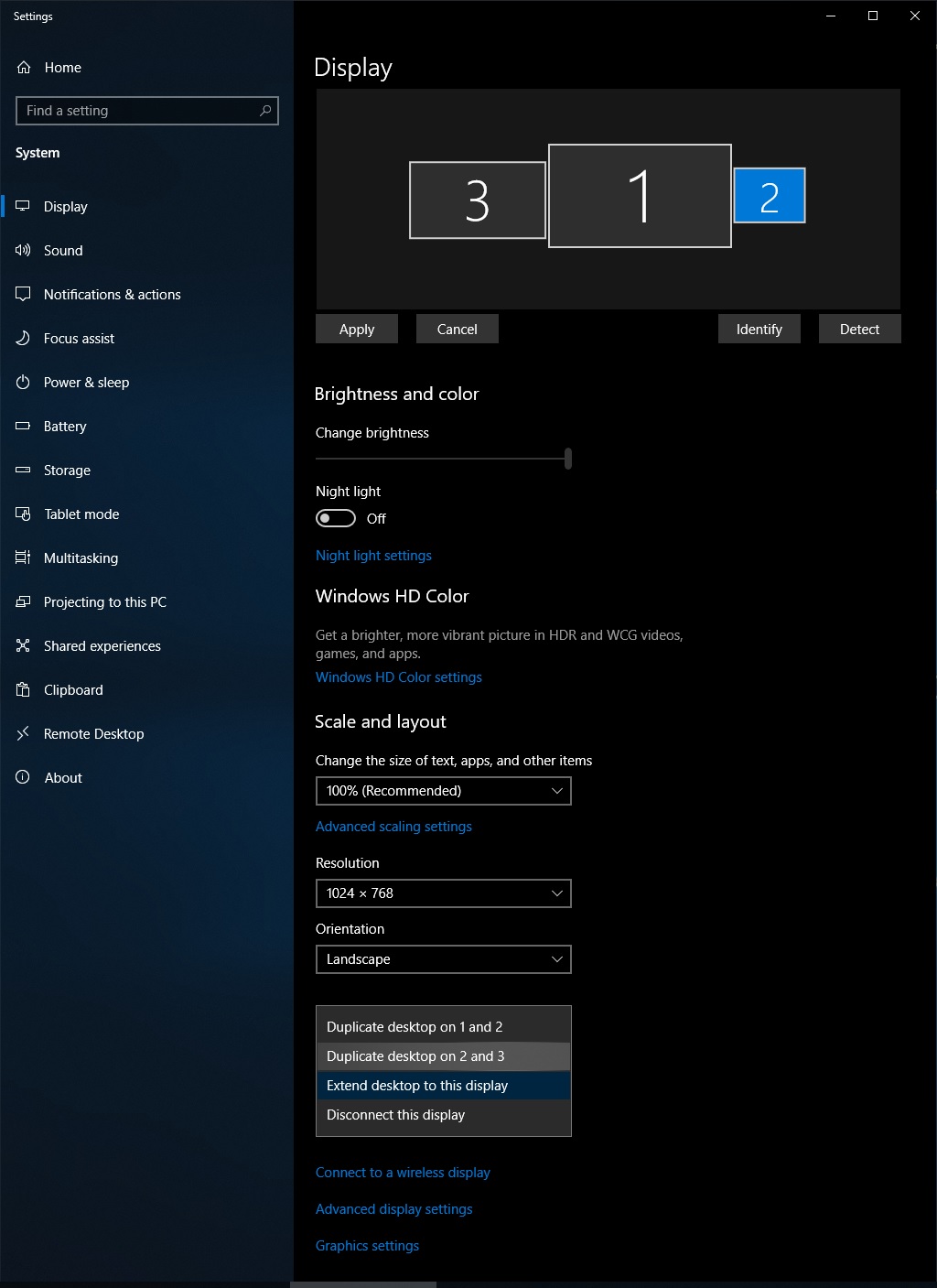How to display only one of three monitor in three monitor setup? a79051d1-d74c-48c9-a394-32eb85af5e57?upload=true.jpg