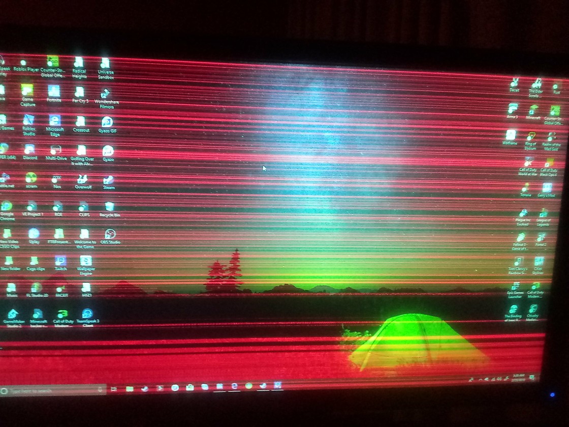 A horizontal red line flickers at the bottom a8b1a976-35bd-48bf-8da6-b6721c31307a?upload=true.jpg