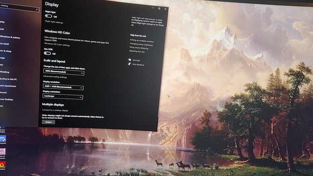 Can anybody help? Turning on HDR stretches my screen beyond the monitor akUehA_7nzvqscR6rlW3-iq-Q6TF30TFo5ZBj769yuk.jpg