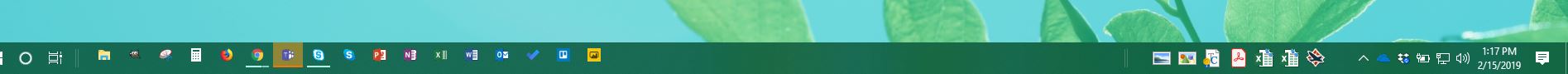Enlarged taskbar icons on the external monitor b403db26-e140-4732-8723-51c6dd14c322?upload=true.jpg
