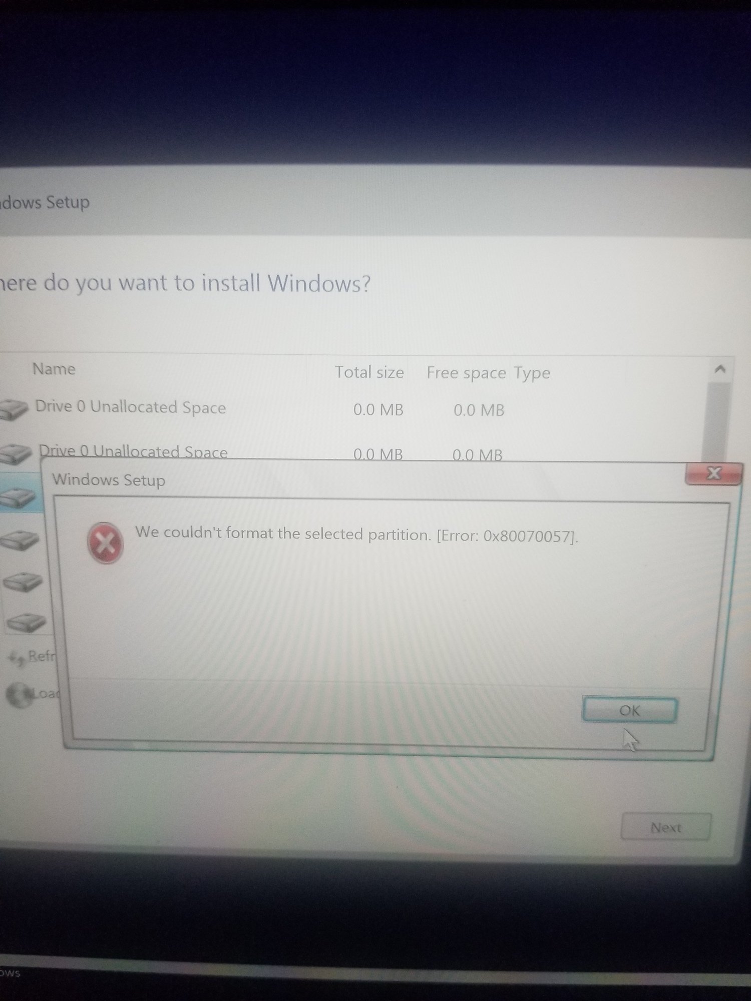 Can't delete or format partitions (Surface Book 2) bc76e345-c6cb-440b-a7fa-25d7616bdcd1?upload=true.jpg