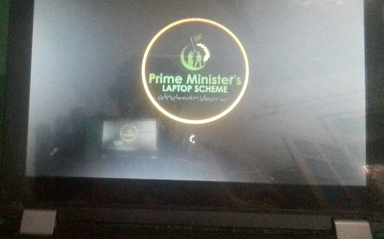 Windows stuck at boot screen when I try to boot c1167188-aac2-44ba-919e-7dcc5dc6d052?upload=true.jpg