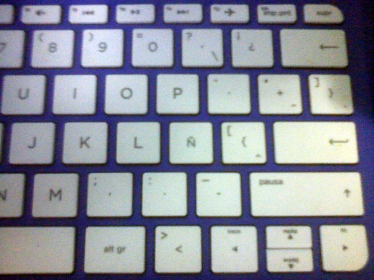 [SOLVED] Can't find the right keyboard layout for netbook! c525e39d-f549-4b6b-beff-30eb6677753d?upload=true.jpg