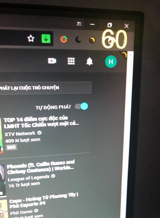 How to turn off the yellow fps on the top right display c68fe506-dfd2-4657-a704-c995c0c73b57?upload=true.jpg