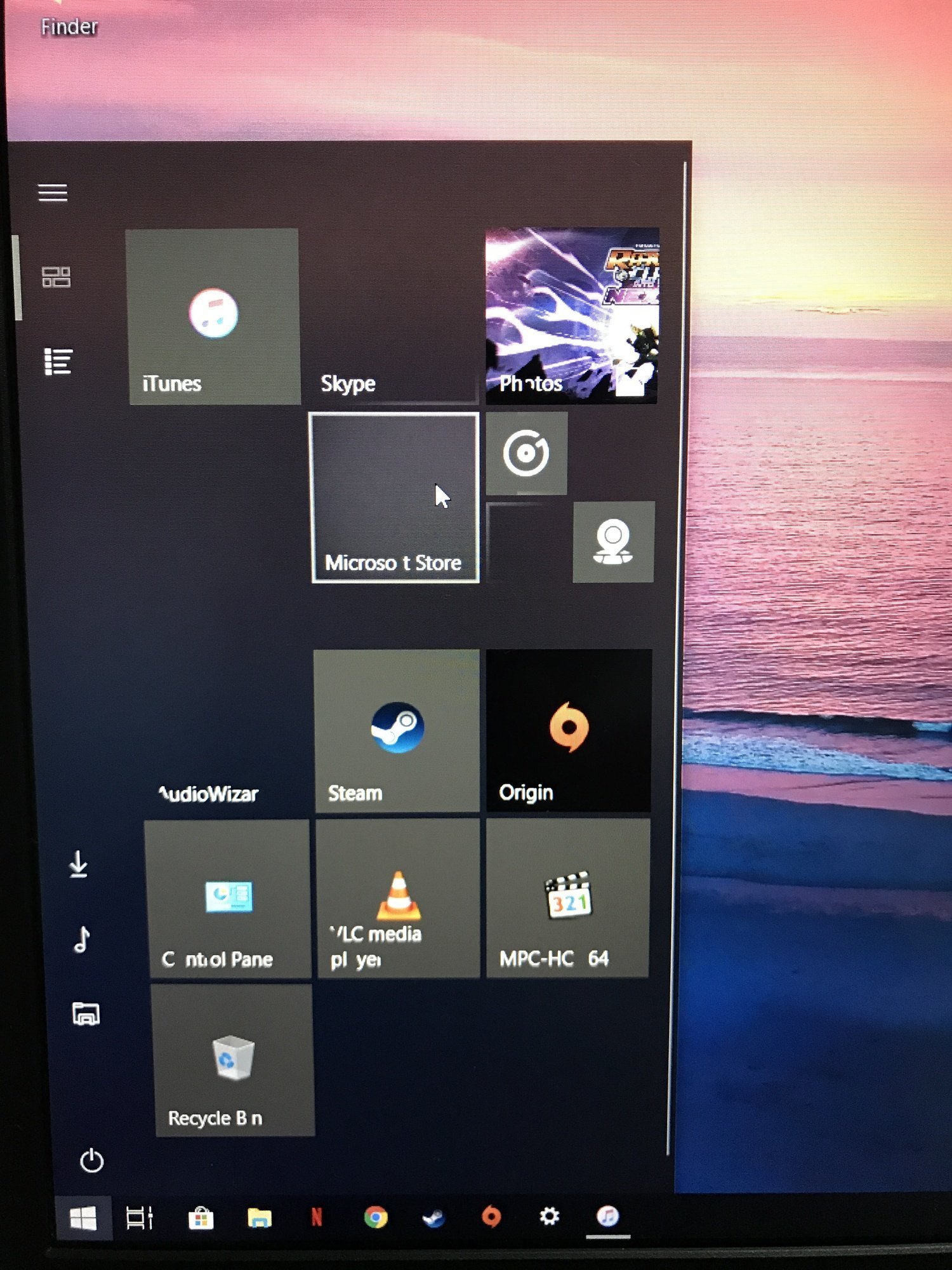 Screen flickering problem cd055f83-2646-4cd3-86f9-08c2957b3a81?upload=true.jpg
